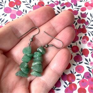 Vintage polished green aventurine chip dangle earrings boho fairycore